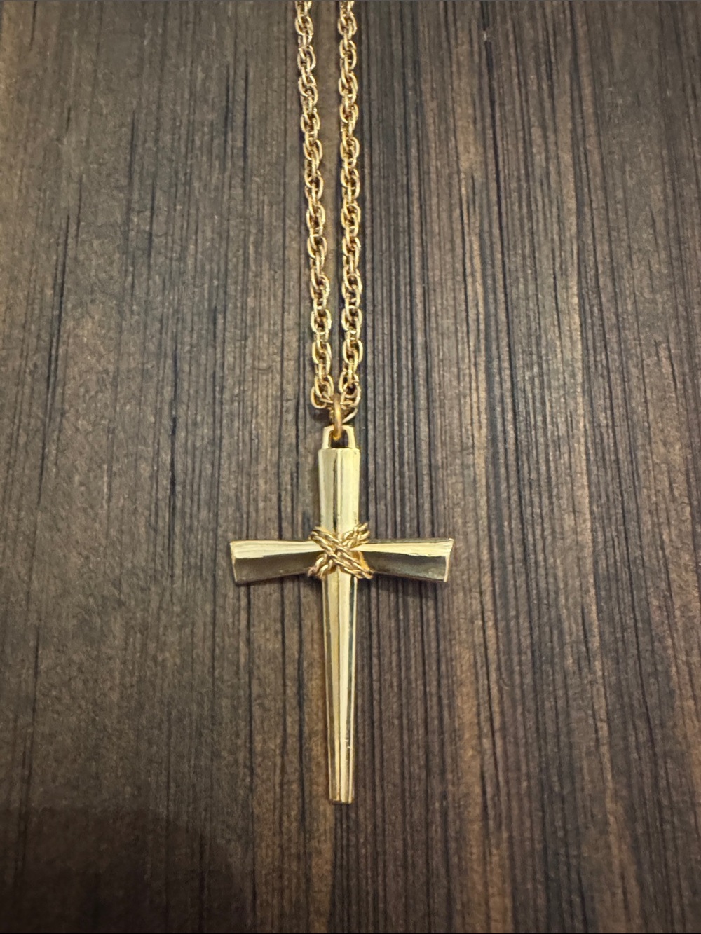 Gold Cross Pendant Necklace - Classic Women’s Jewelry